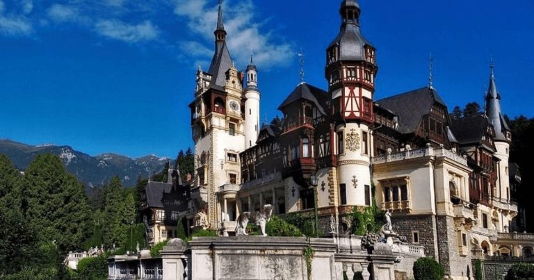 Castelul Peleș – Bijuteria arhitecturală a României Castelul Peleș – Bijuteria arhitecturală a României
