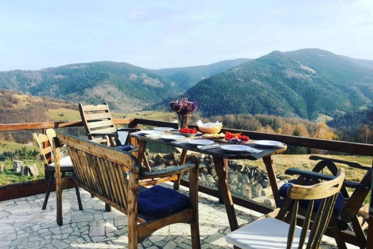 Cazare accesibilă în Munții Bucegi – Sfaturi utile pentru rezervări