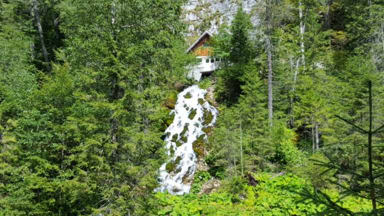 Munții Bucegi – Paradisul iubitorilor de natură și aventură