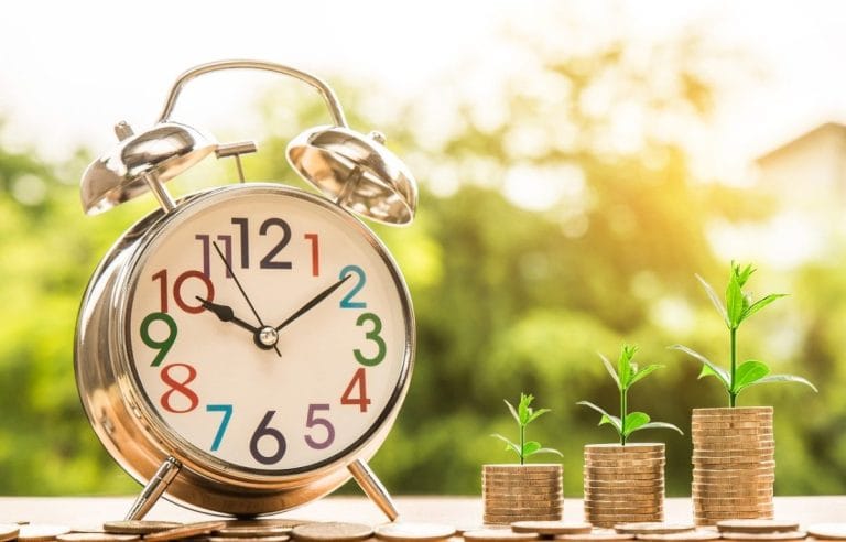 Top 7 aplicații financiare care te ajută să economisești bani lunar