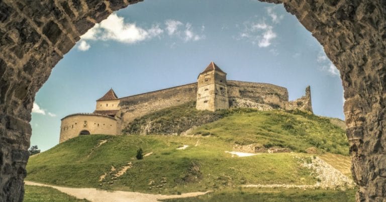 Cetăți medievale din Munții Carpați – top destinații